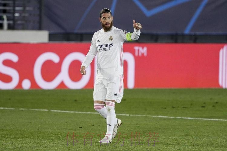 裁判专家:拉莫斯肘部侵占皮球运行空间应给点球 裁判专家:拉莫斯肘部侵占皮球运行空间应给点球